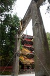 東照宮の石鳥居と五重塔